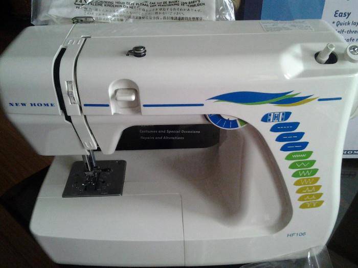 *NEW* PORTABLE SEWING MACHINE!  VERY NICE!