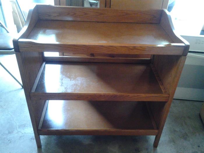 *GREAT* SOLID OAK CHANGING TABLE OR STORAGE TABLE!!!  *BEAUTIFUL & USEFUL!!!*