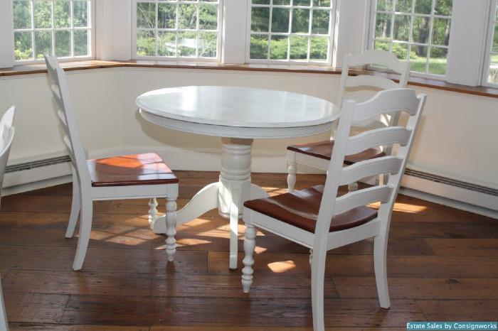 Pedestal table with 4 chairs