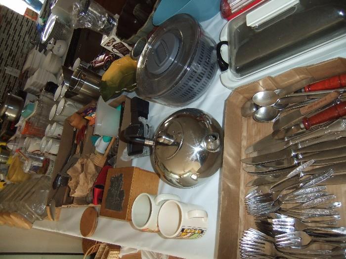 Lots of kitchen Items