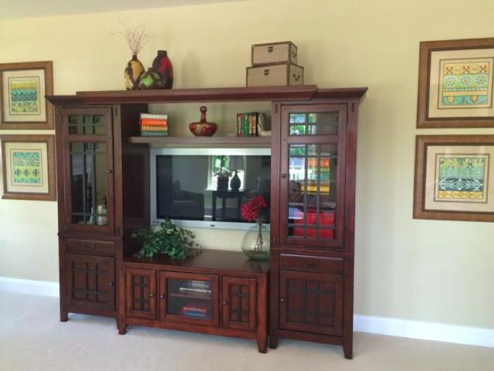 Broyhill complete entertainment wall unit with console