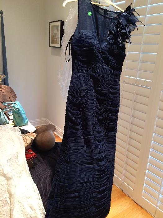 NAVY BLUE GOWN SIZE 12 BY JOVANI