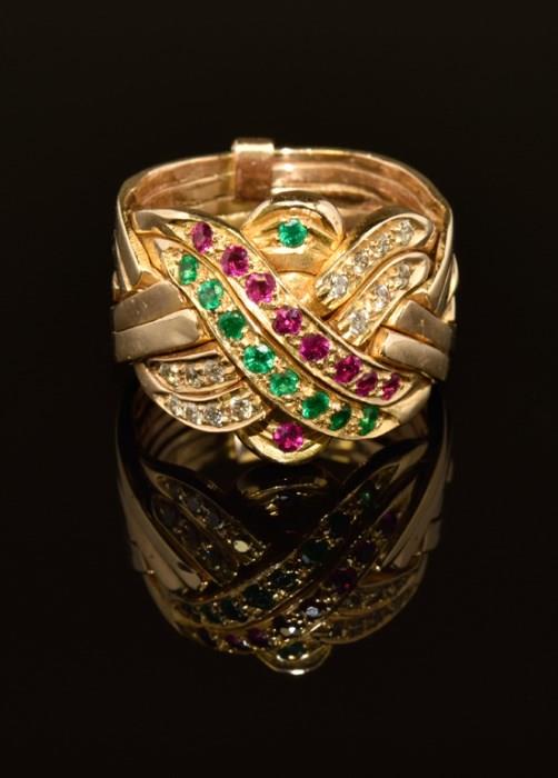 Lot 39: A PUZZLE RING WITH RUBY, EMERALD AND DIAMOND
