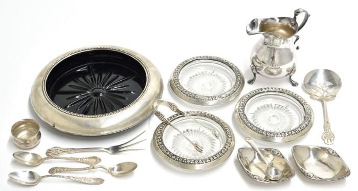 Lot 65: AN ASSEMBLED COLLECTION OF STERLING SILVER ARTICLES