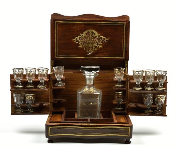 Lot 70: A CONTINENTAL CASED GLASS DRINKS SET