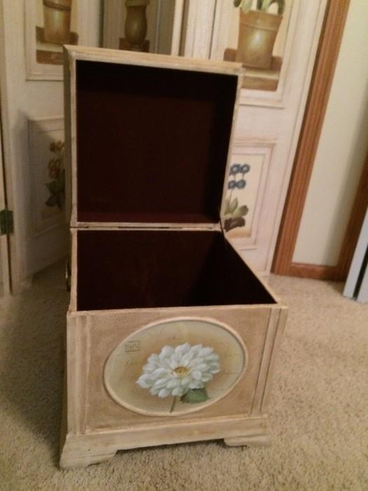 the floral box (open)