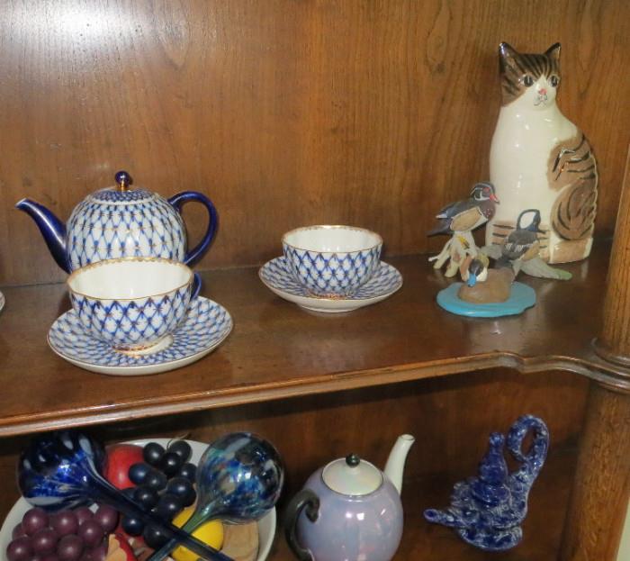 Tea Pots, Cat Figurine