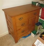 NICE Antique Oak Wash Stand / Commode