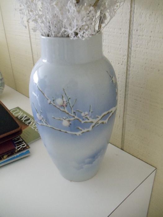 Porcelain Willow Vase