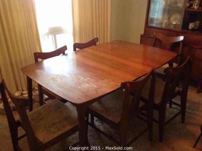 Mid Century Modern Dining Table And 6 Chairs