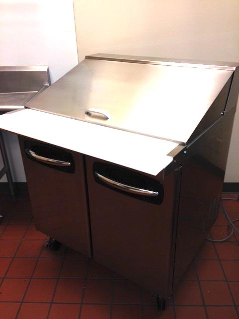 Master-Bilt Refrigeration Sandwich Prep Unit Purchased NEW from Hockenbergs Sept. 2013     Excellent Condition                                                      Asking Price - $1,679      Orig. Price - $2,250