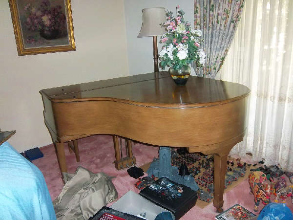 Baldwin baby grand piano