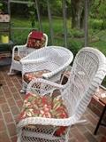 white wicker set 3 piec antique 75.00