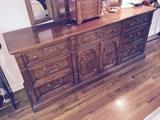 Matching Thomasville Dresser with Top Mirror   Very Nice condition  $400.00