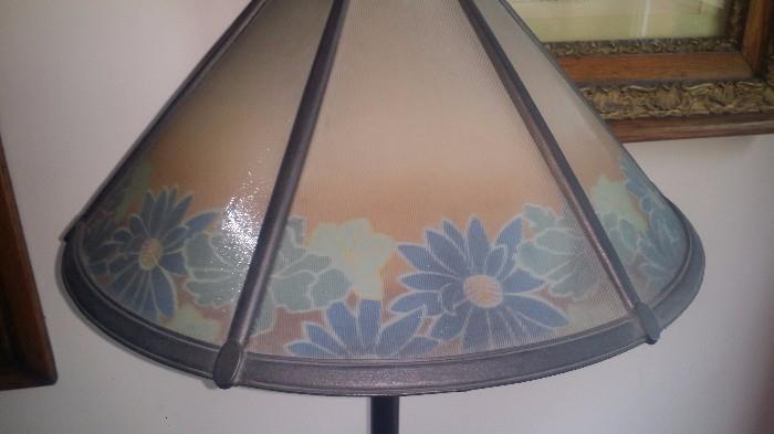Floor lamp glass shade