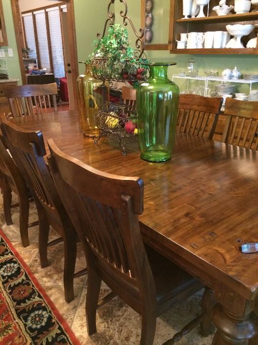     Extra sturdy breakfast table with 8 chairs