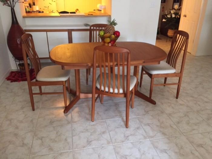 Teakwood table with integrated leaf and 4 chairs