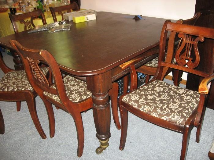 1800's Mahogany table w/leaves was shipped to US in 1914.