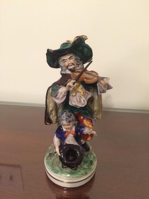 #61 Meissen fiddler man statue $250