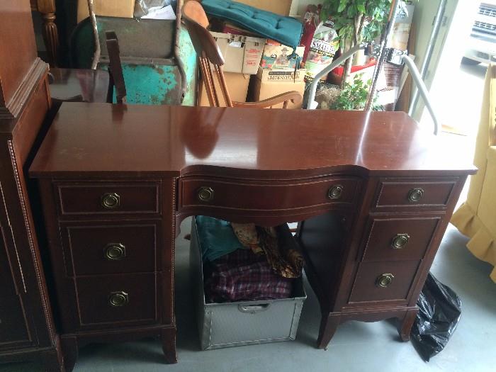 #8 Thomasville chair vanity desk (garage) 125.00
#10 thomasville chair chest of drawers $175
#9 thomasville chair Vanity mirror $175