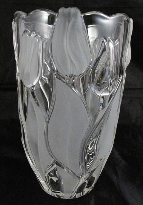 Mikasa "Spring Tulip" Crystal 9.5" Vase