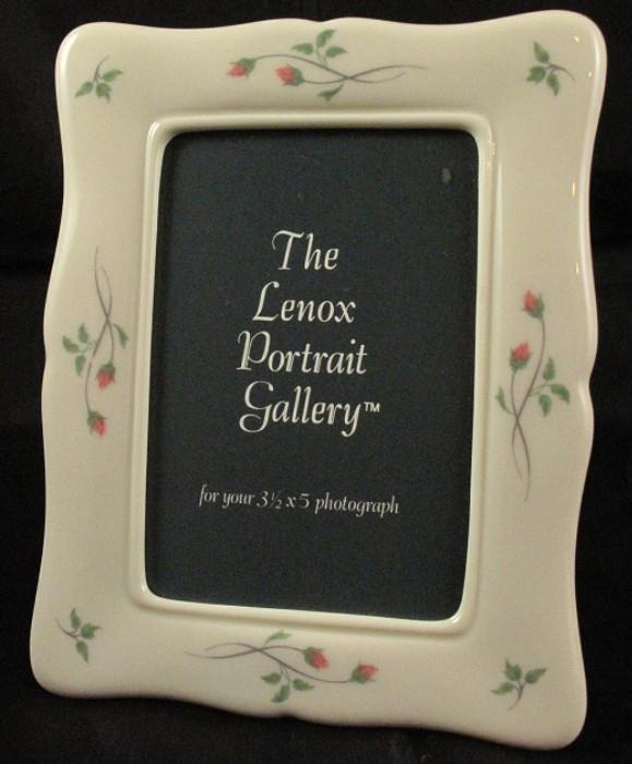 Lenox Porcelain 3 1/2" x 5" Rosebud Frame