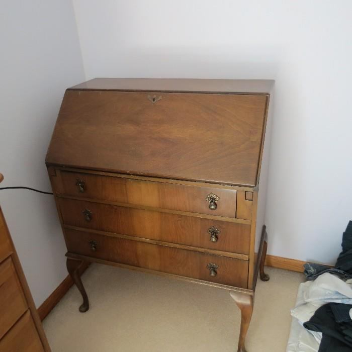 antique wooden secretary desk 30"(W) 28"(D) 37"(H)