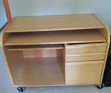 desk 40"(W) 28"(D) 30"(H)