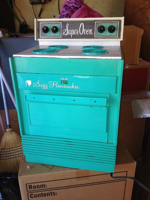 Suzy Homemaker "EZ - Bake Oven" 1960's - fantastic shape!