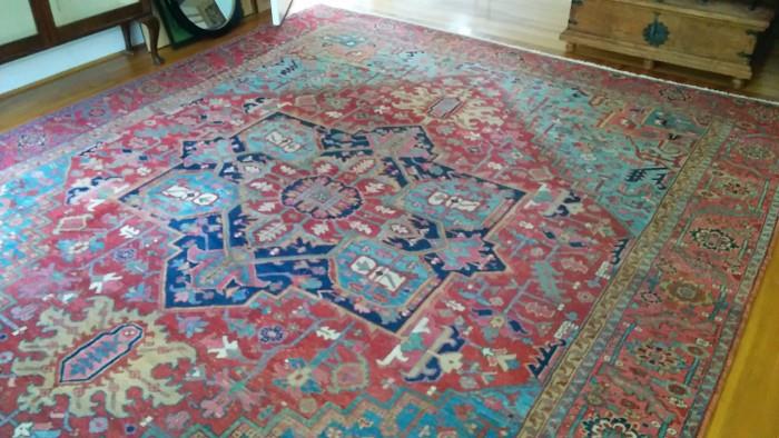 This picture shows the true colors of the rug - very nicely aged blues and reds - TASTY!