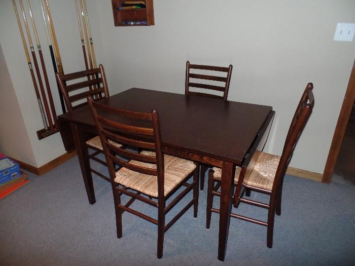 Drop leaf table with 4 chairs