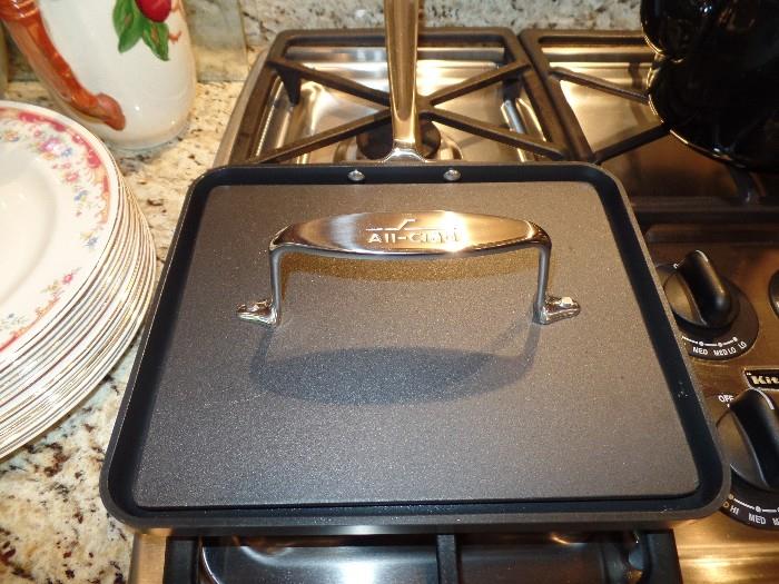 New All Clad pan  w/lid