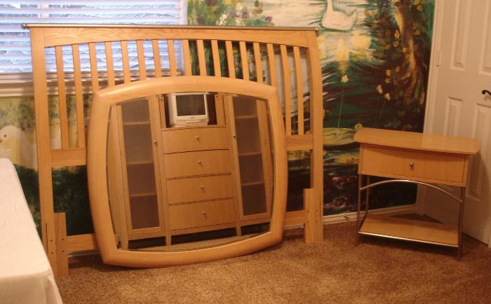 Thomasville blond wood bedroom furniture