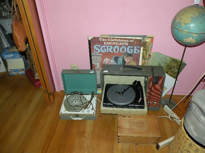 VINTAGE RECORD PLAYERS