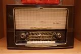 Vintage German Nordmende Carmen radio