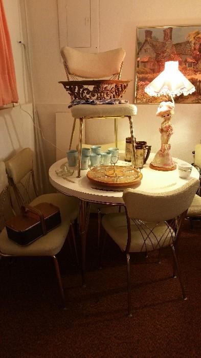 classic 1960's dinette with SIX chairs