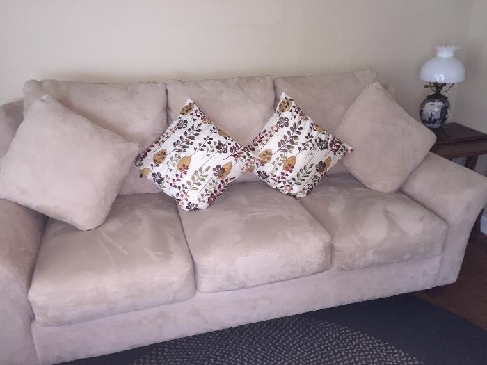                             Super clean sofa