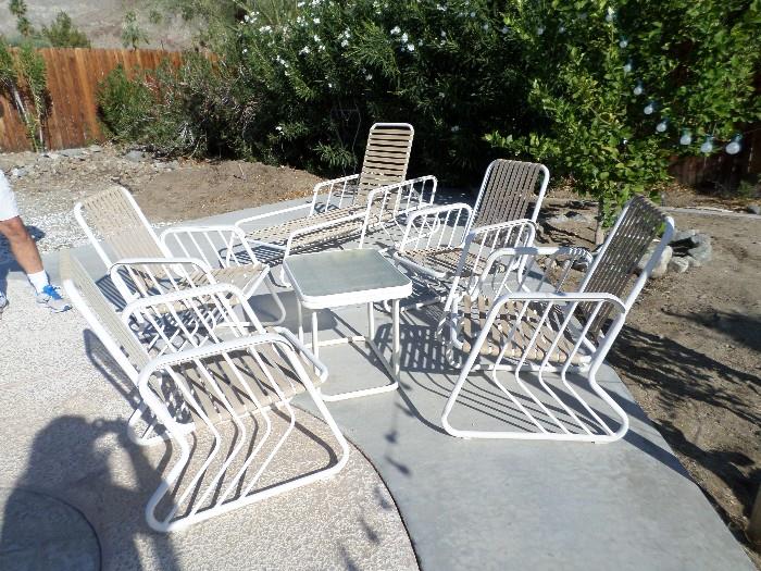 4 Patio chairs & small table