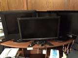 6 monitors to choose from and 6 keyboards.