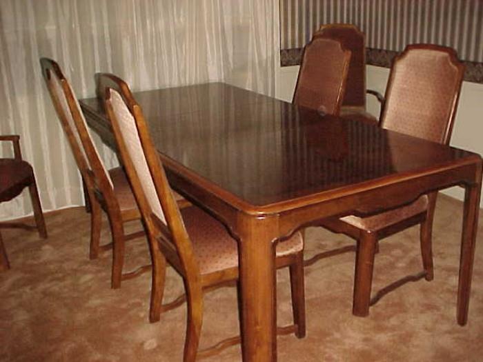 Formal Dining Table w/2 Leaves & 6 Chairs