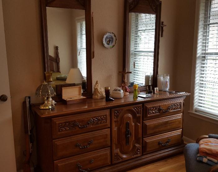 Dresser with six drawers