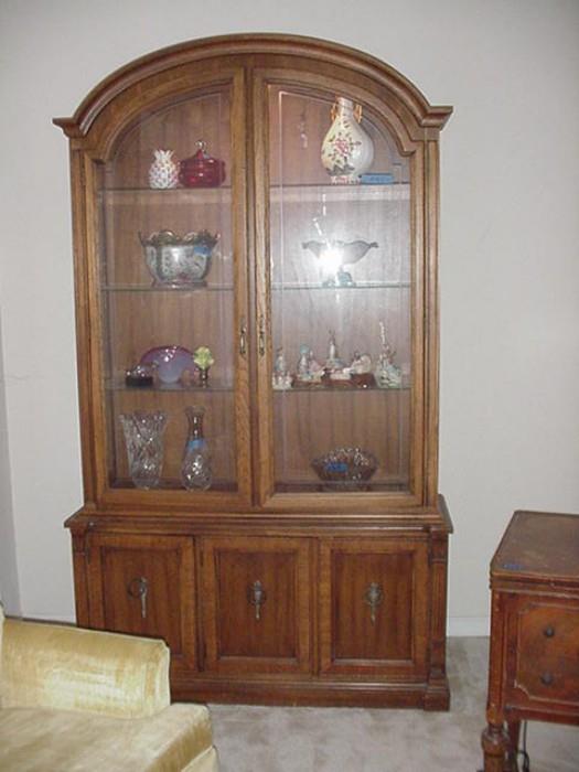 Thomasville lighted china/display cabinet--glass shelves, storage below