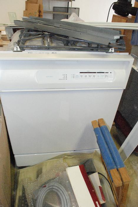 nice white jenn -air dishwasher $125 -take it