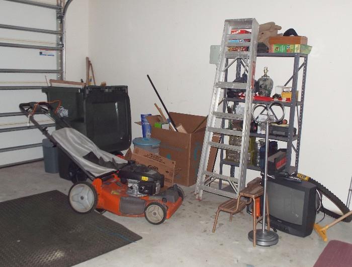 GARAGE WITH GARDEN, CHRISTMAS, TOOLS AND MORE