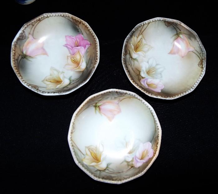 ANTIQUE RS GERMANY HANDPAINTED LITTLE BOWLS