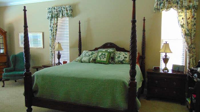 4 poster king size Ethan Allen bed