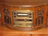 Emerson tabletop AM/FM /cassette/CD/turntable everything works