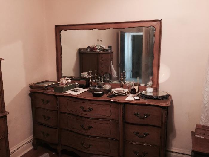 antique dresser w/mirror