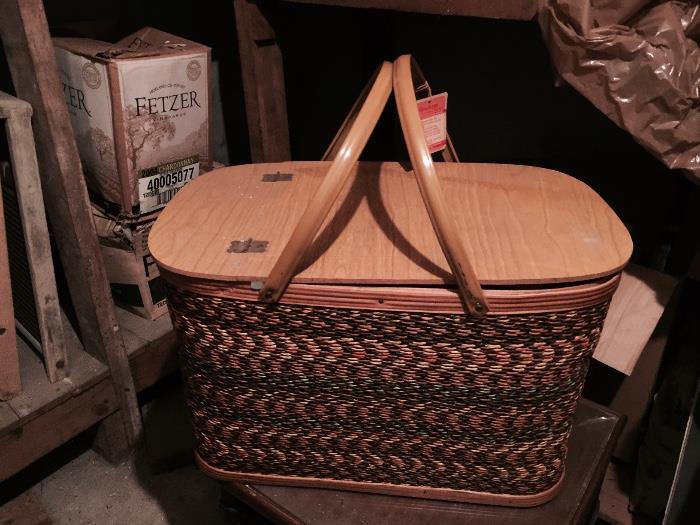 picnic basket (never used)