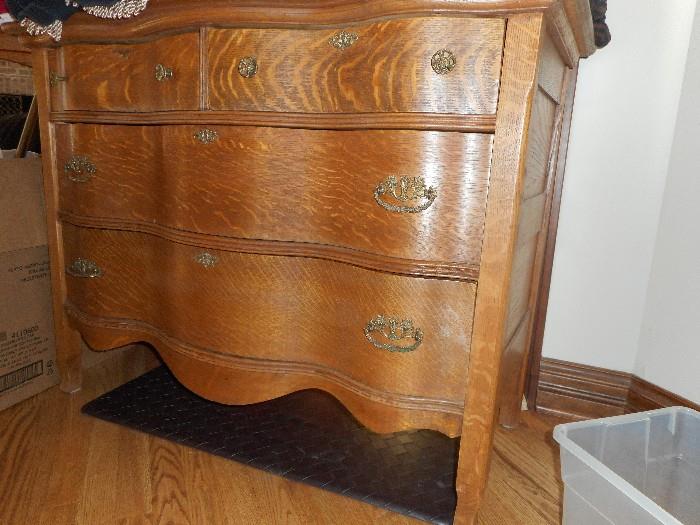 Beautiful Antique Dresser Oak Rift and Quarter Sawn